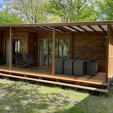 Kemp Spacieux 3 Avec Terrasse - Api-1-52-660 Coulon
