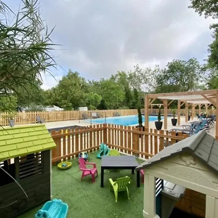 Spacieux 3 Avec Terrasse - Api-1-52-660 Campeggio Coulon