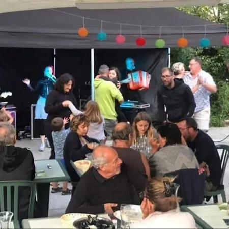 Spacieux 3 Avec Terrasse - Api-1-52-660 Camping Coulon