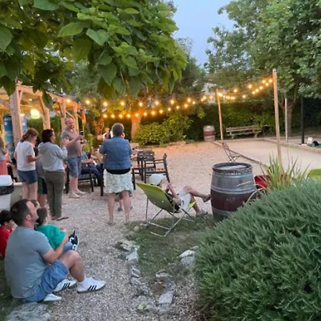 Spacieux 3 Avec Terrasse - Api-1-52-660