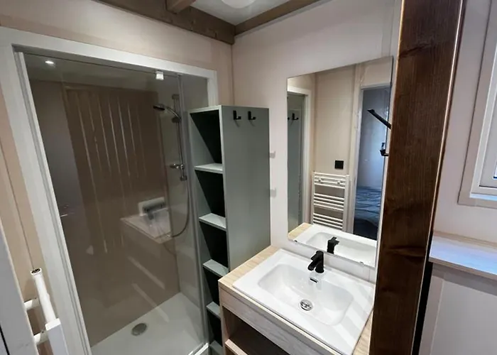 Spacieux 3 Avec Terrasse - Api-1-52-660 Camping *