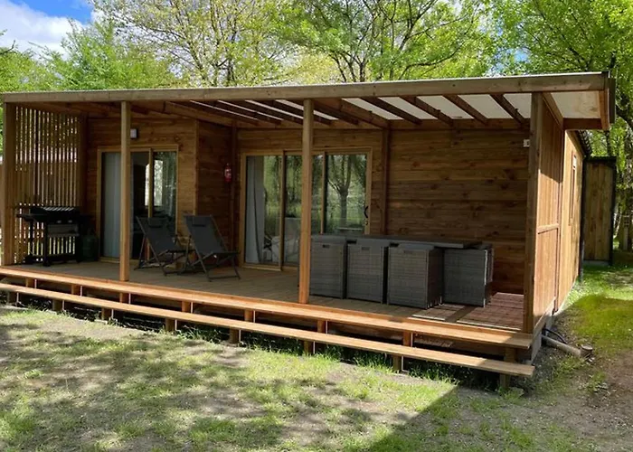 Camping Spacieux 3 Avec Terrasse - Api-1-52-660 Coulon