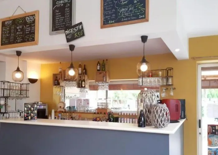 Spacieux 3 Avec Terrasse - Api-1-52-660 *