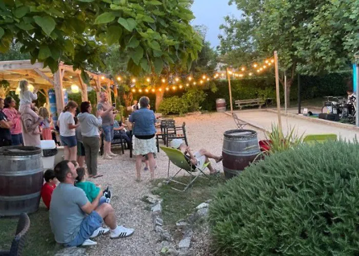 Spacieux 3 Avec Terrasse - Api-1-52-660 Camping *