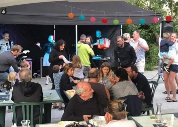 Spacieux 3 Avec Terrasse - Api-1-52-660 Camping Coulon